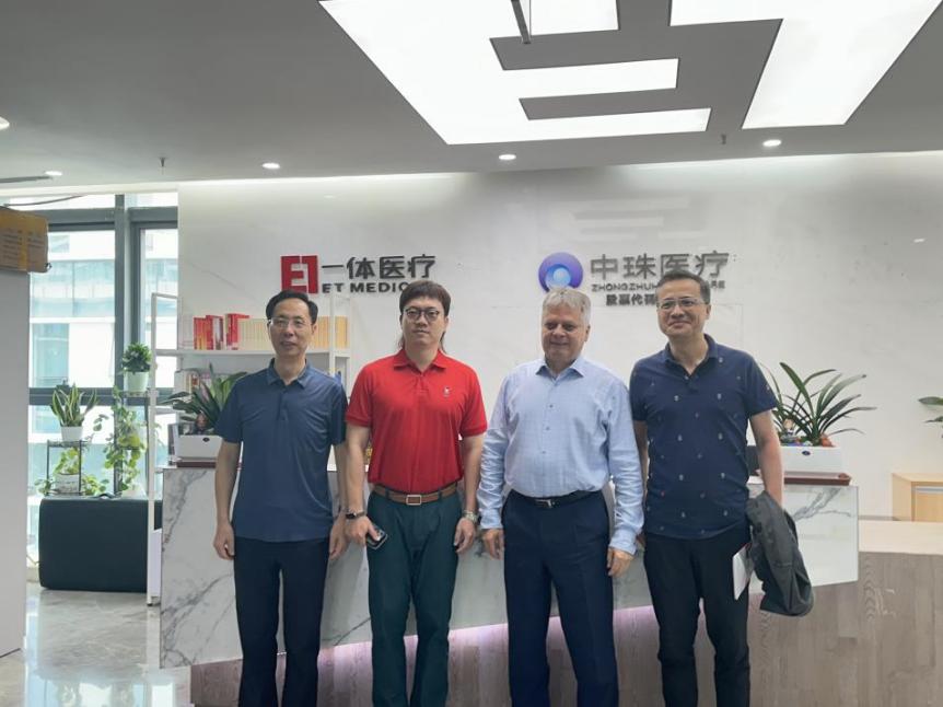 德國薩克森州輕量化聯(lián)盟主席Hubert J?ger一行蒞臨我司考察交流